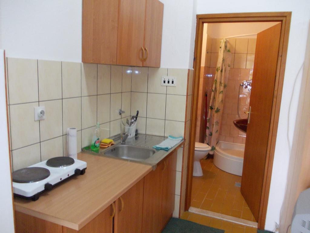 Apartments Bozic トレビニエ エクステリア 写真
