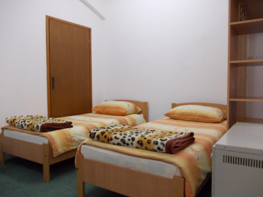 Apartments Bozic トレビニエ エクステリア 写真