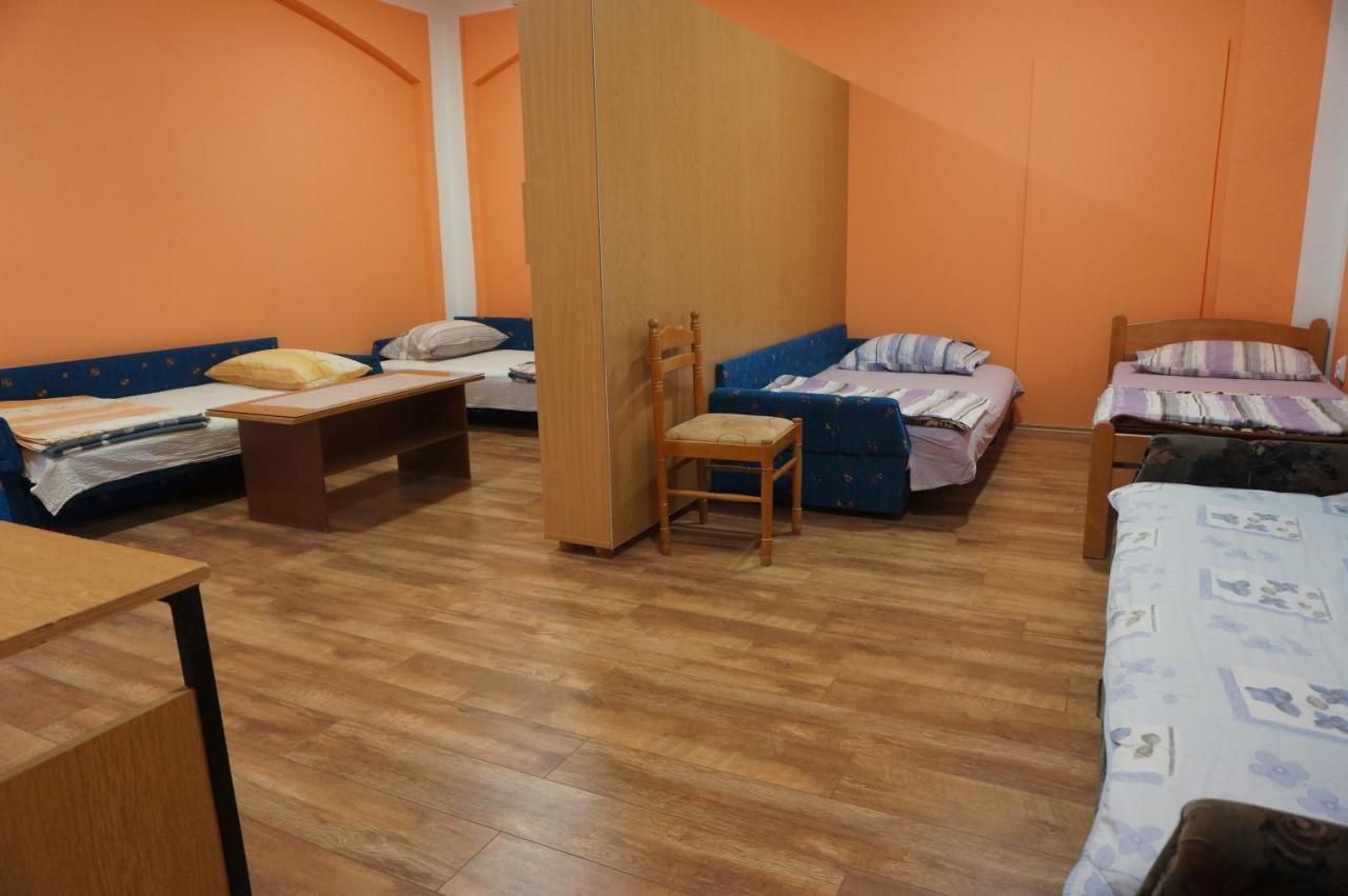 Apartments Bozic トレビニエ エクステリア 写真