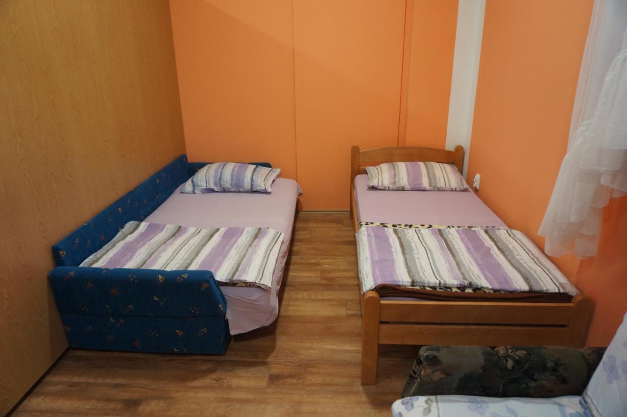 Apartments Bozic トレビニエ エクステリア 写真