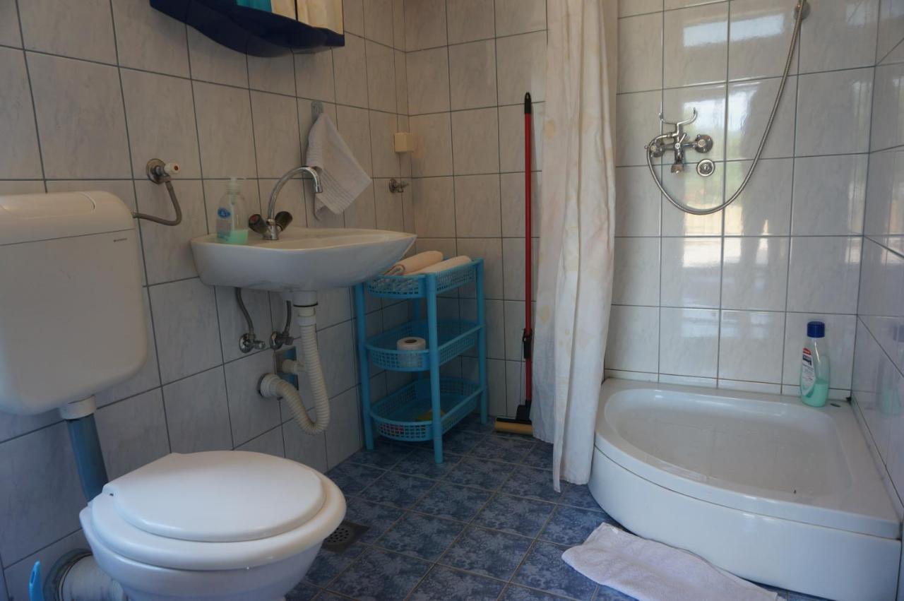 Apartments Bozic トレビニエ エクステリア 写真