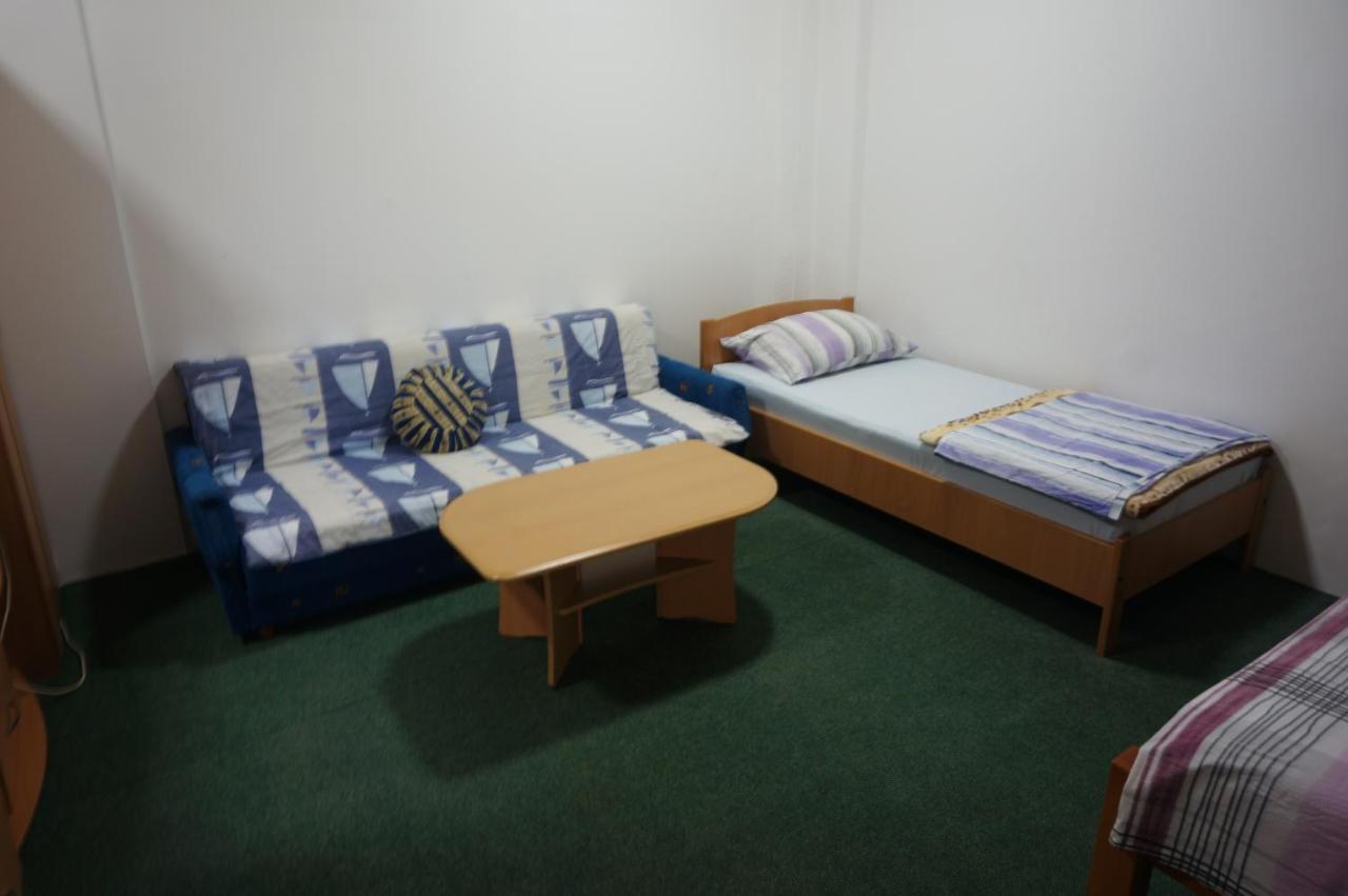Apartments Bozic トレビニエ エクステリア 写真