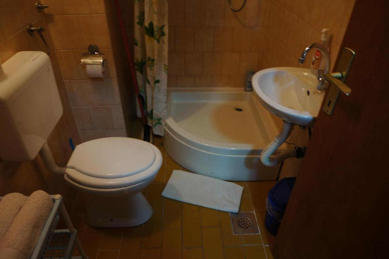 Apartments Bozic トレビニエ エクステリア 写真